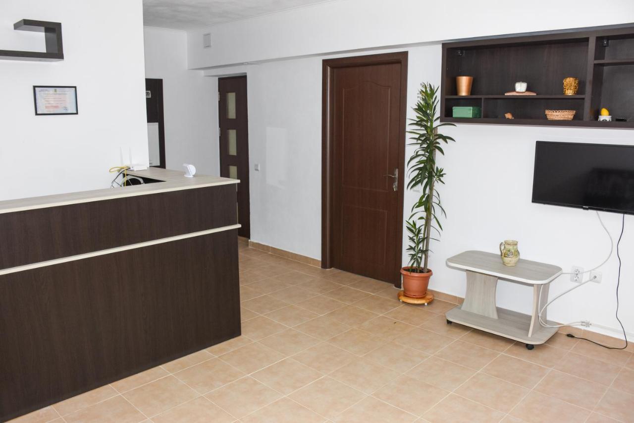Tomis House Hotel Curtea De Arges Ngoại thất bức ảnh