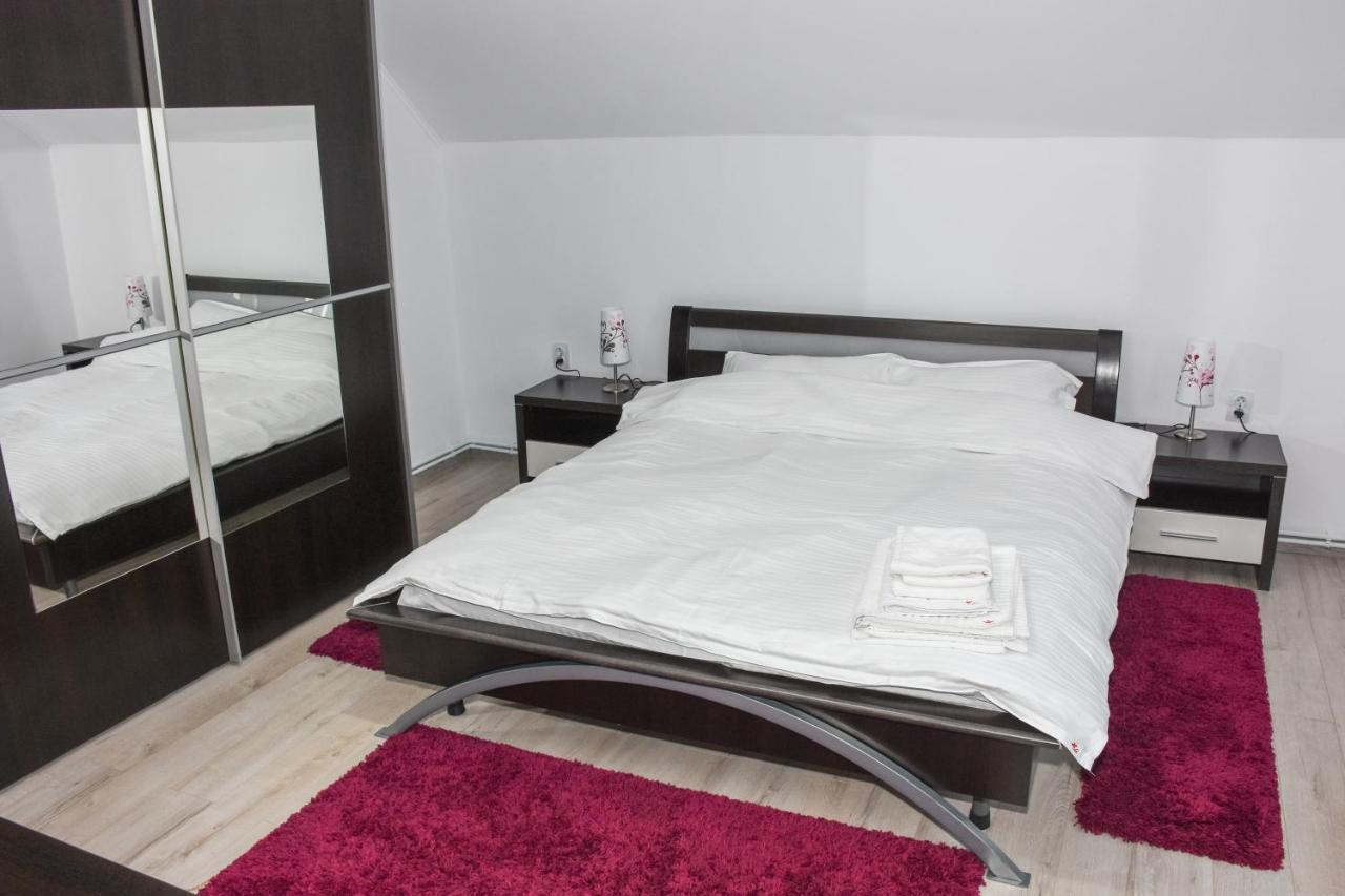 Tomis House Hotel Curtea De Arges Ngoại thất bức ảnh