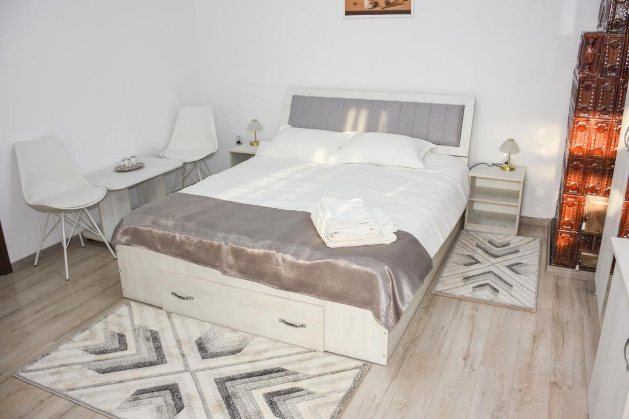 Tomis House Hotel Curtea De Arges Ngoại thất bức ảnh