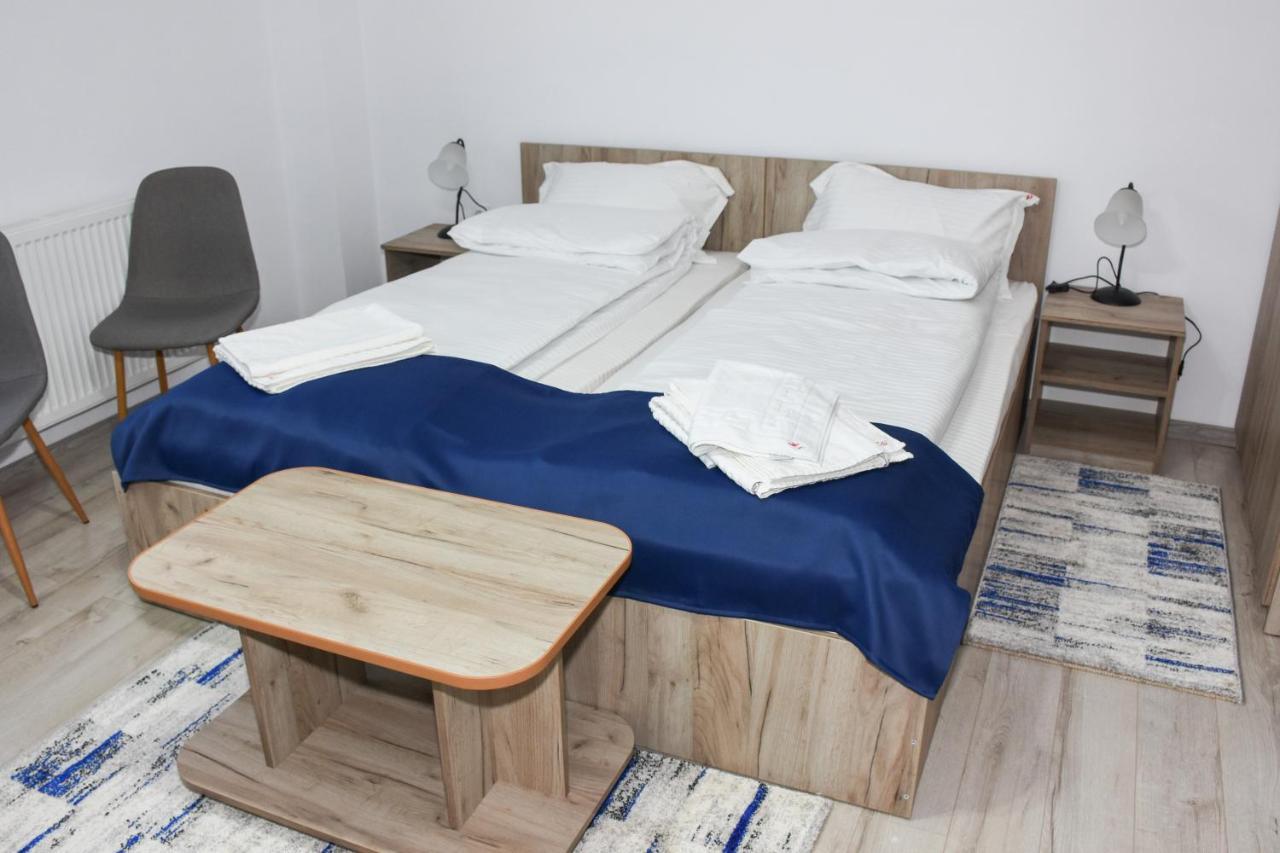 Tomis House Hotel Curtea De Arges Ngoại thất bức ảnh