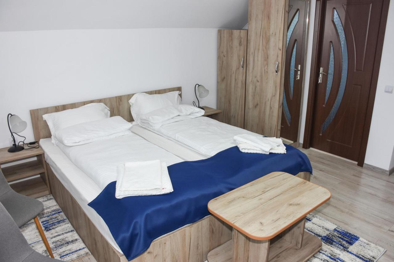 Tomis House Hotel Curtea De Arges Ngoại thất bức ảnh