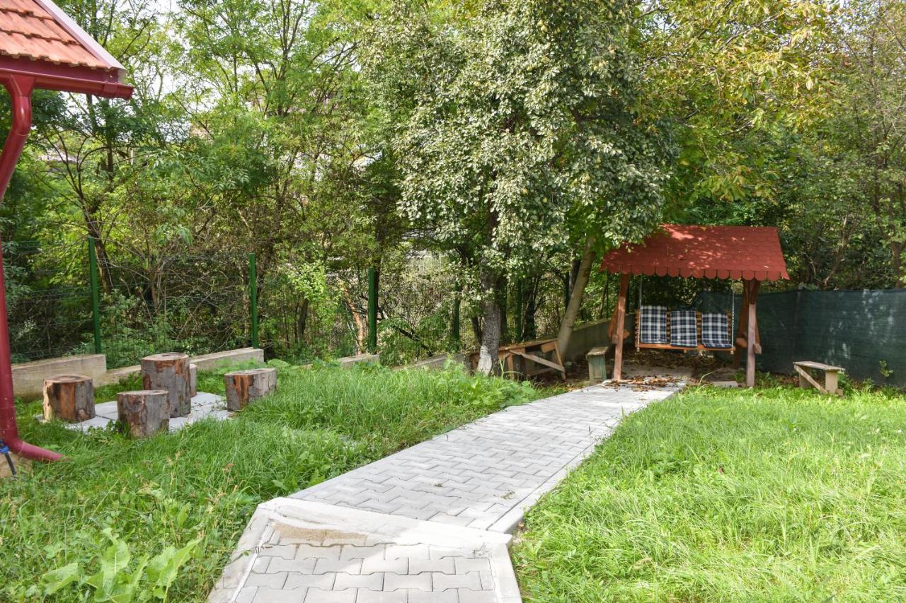 Tomis House Hotel Curtea De Arges Ngoại thất bức ảnh